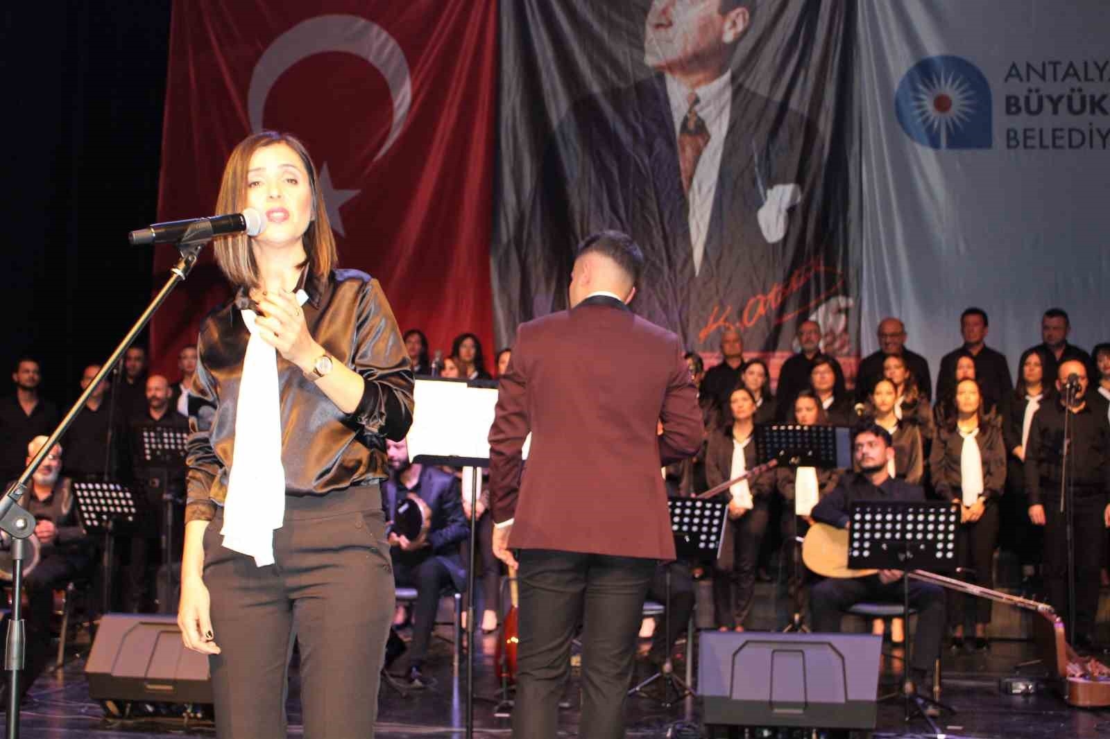 Türk Halk Müziği Korusu'ndan ilk konser