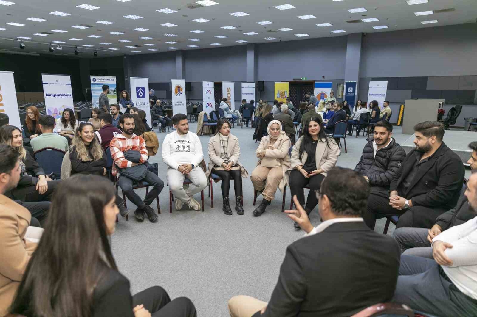 Üniversiteliler mentorluk programıyla iş dünyasına hazırlanıyor