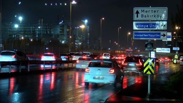Yağış ve fırtına hayatı olumsuz etkiledi