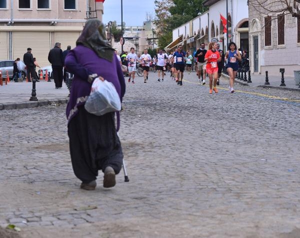 14'üncü Uluslararası 5 Ocak Adana Kurtuluş Yarı Maratonu koşuldu