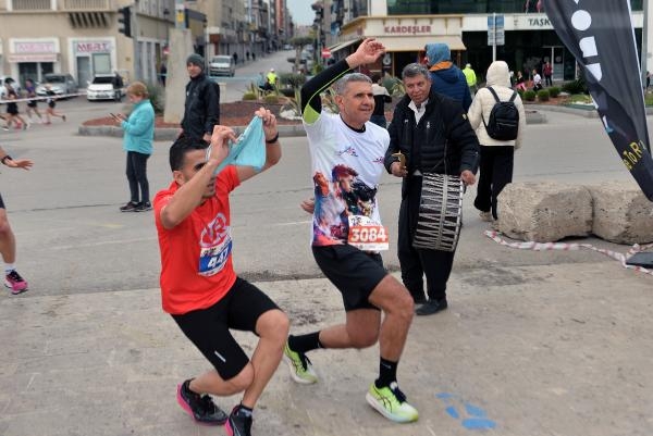 14'üncü Uluslararası 5 Ocak Adana Kurtuluş Yarı Maratonu koşuldu