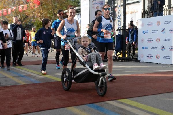 14'üncü Uluslararası 5 Ocak Adana Kurtuluş Yarı Maratonu koşuldu