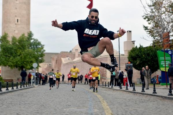 14'üncü Uluslararası 5 Ocak Adana Kurtuluş Yarı Maratonu koşuldu