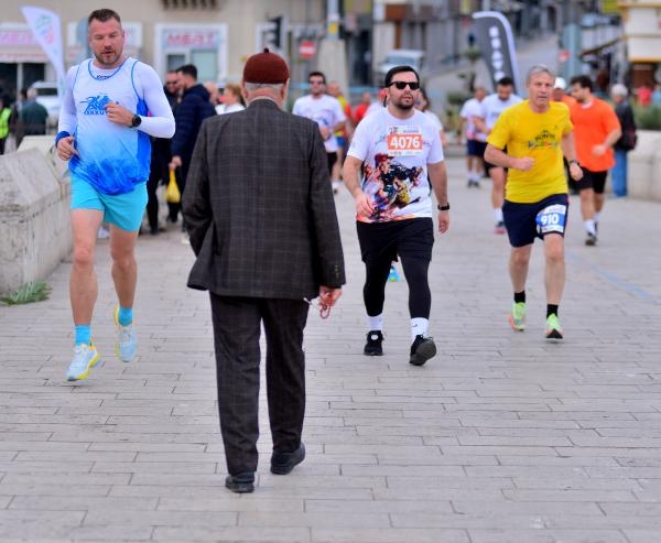 14'üncü Uluslararası 5 Ocak Adana Kurtuluş Yarı Maratonu koşuldu