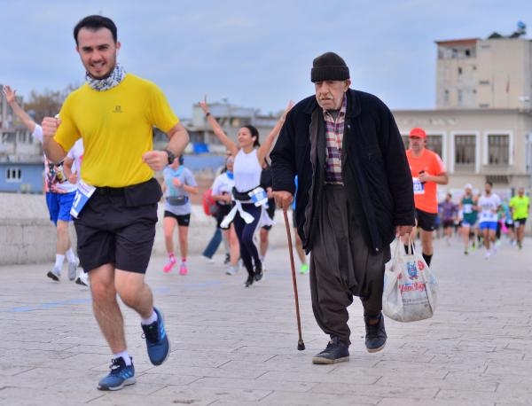 14'üncü Uluslararası 5 Ocak Adana Kurtuluş Yarı Maratonu koşuldu