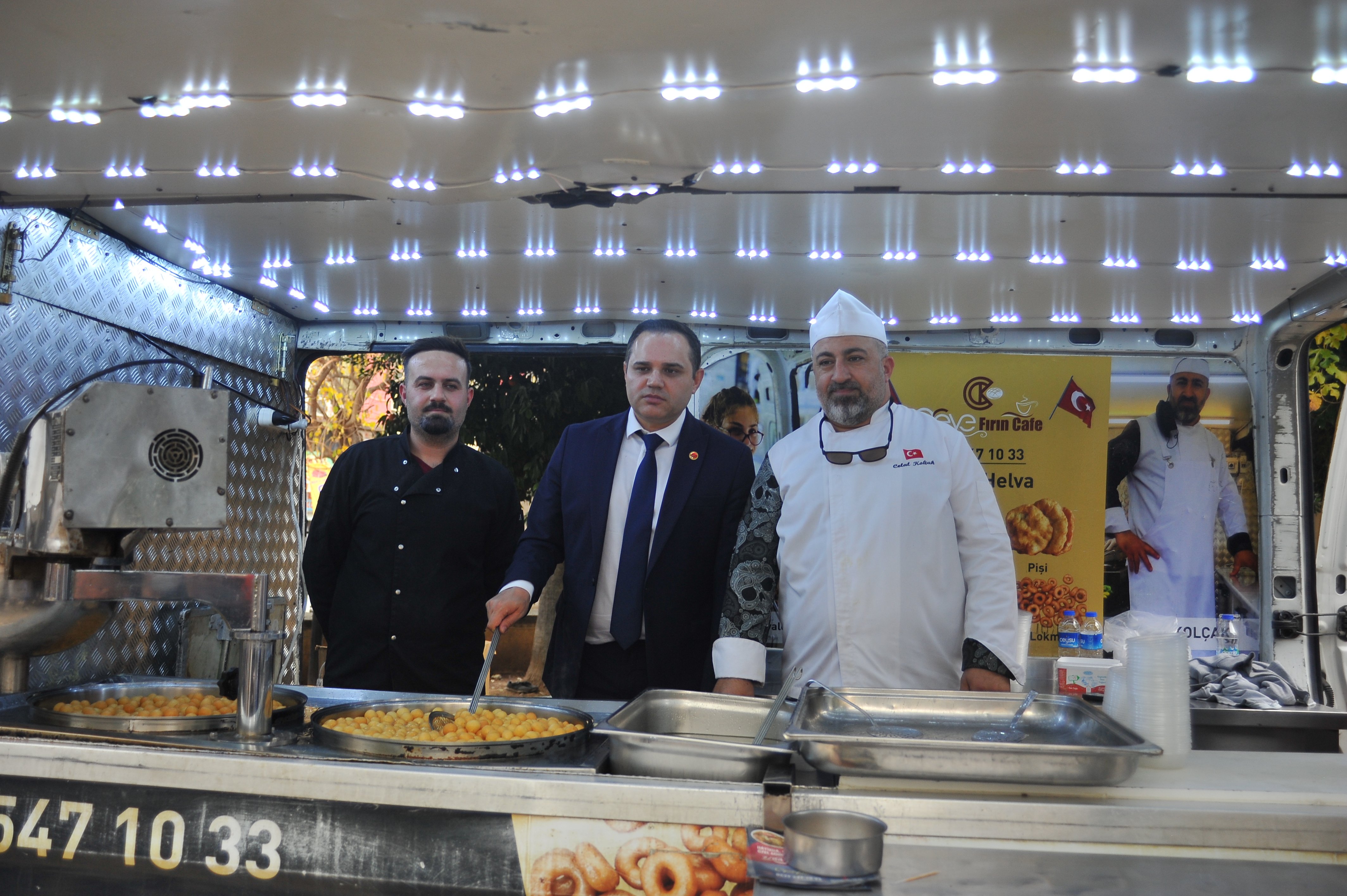 Şehitler için lokma dağıtıldı