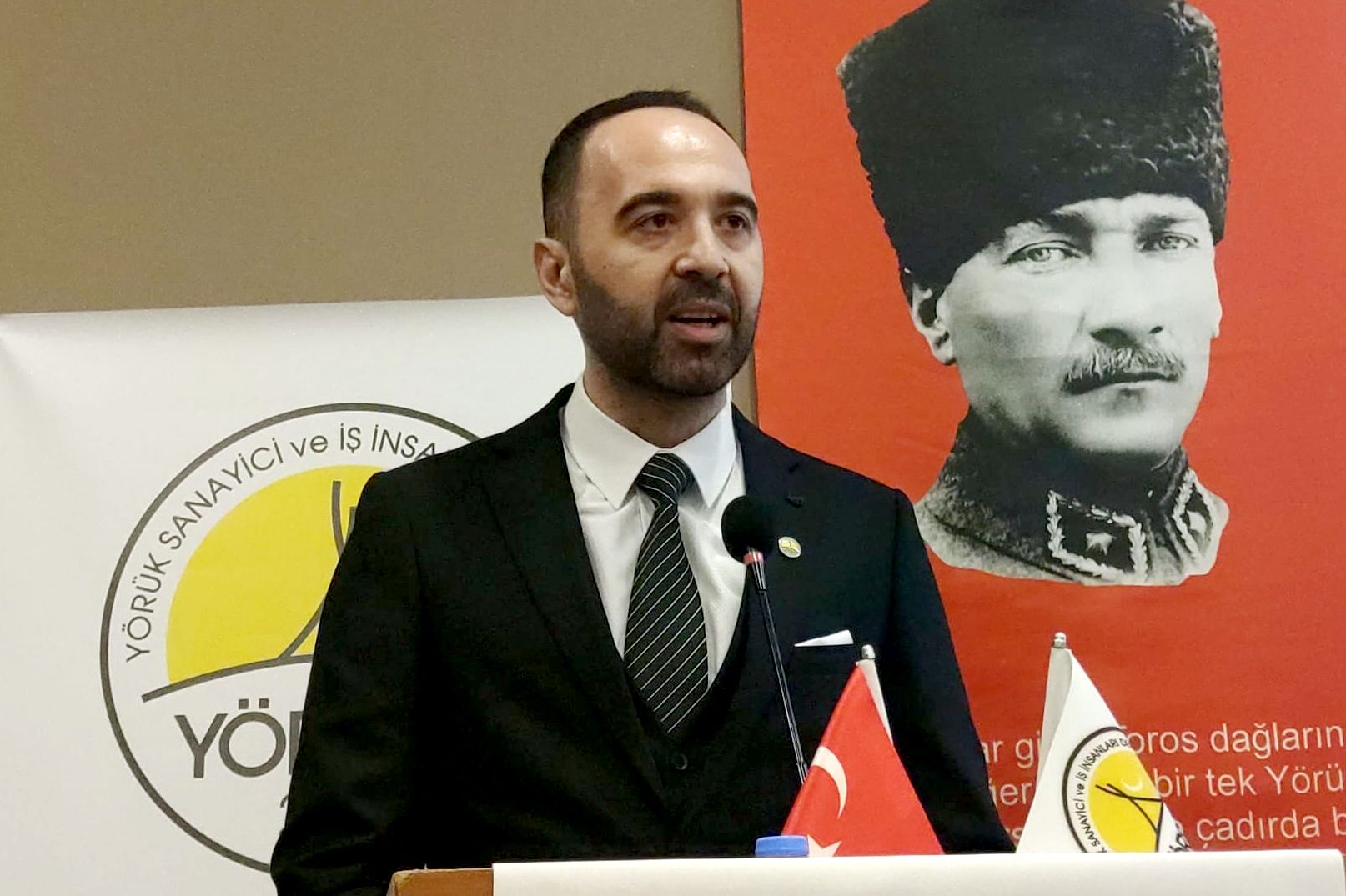 YÖRSİAD'da  yeni başkan Mustafa Alper Oral oldu