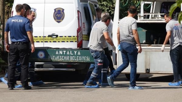 25 yıllık eşini 'aldattığı için öldürdüm' dedi, kızı yalanladı