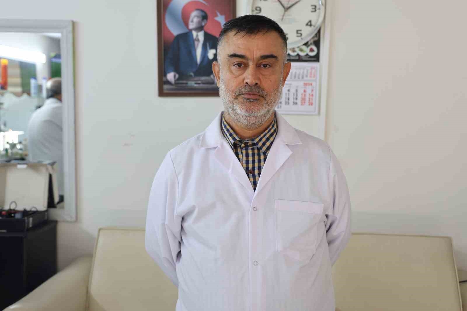30 yıllık arkadaşlık, deprem sonrası konteyner iş yerinde mesai arkadaşlığına döndü