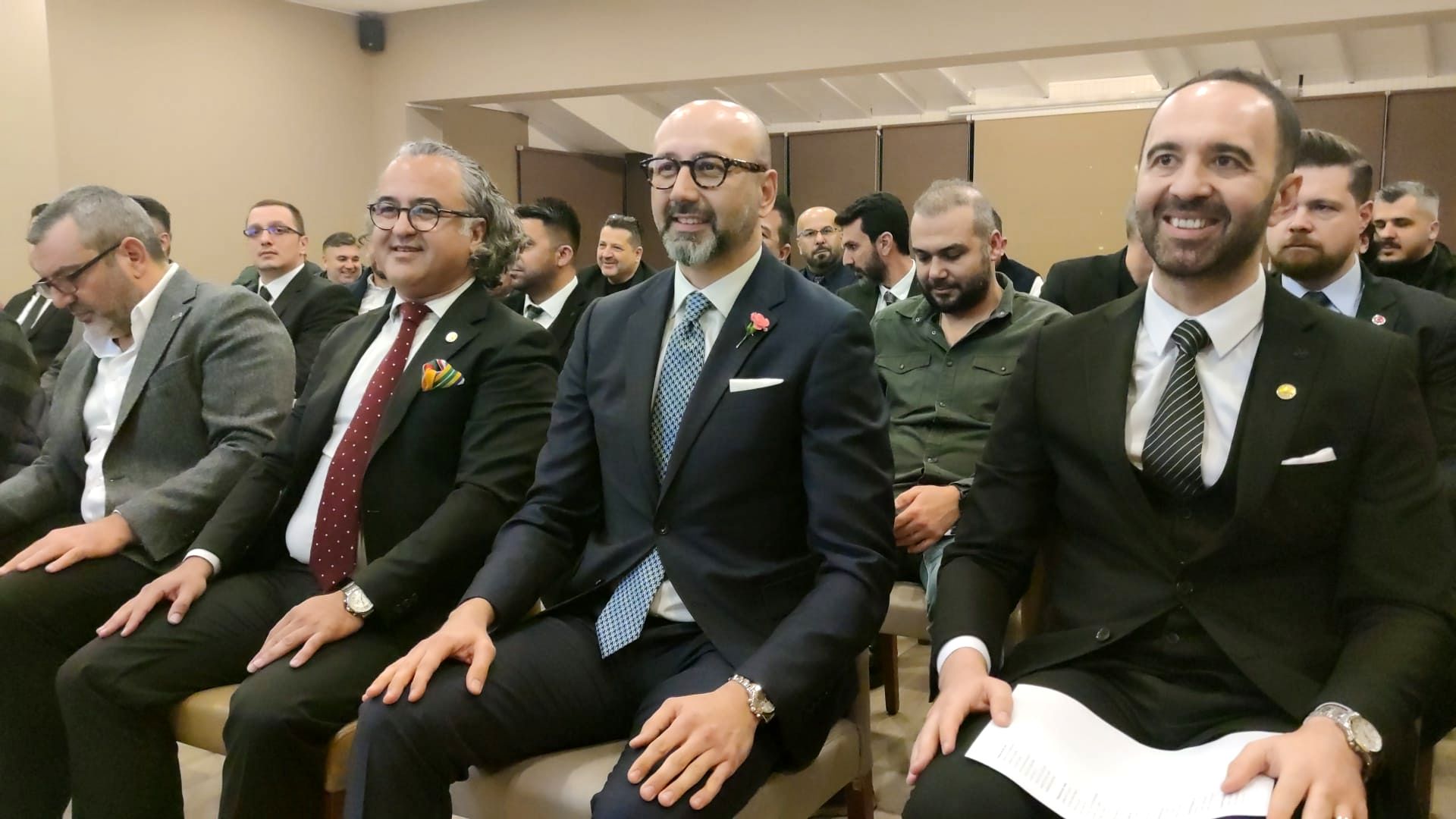 YÖRSİAD'da  yeni başkan Mustafa Alper Oral oldu