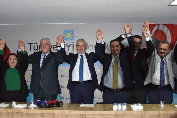 AK Parti'den istifa etti İYİ Parti'den Büyükşehir Belediye Başkan adayı oldu