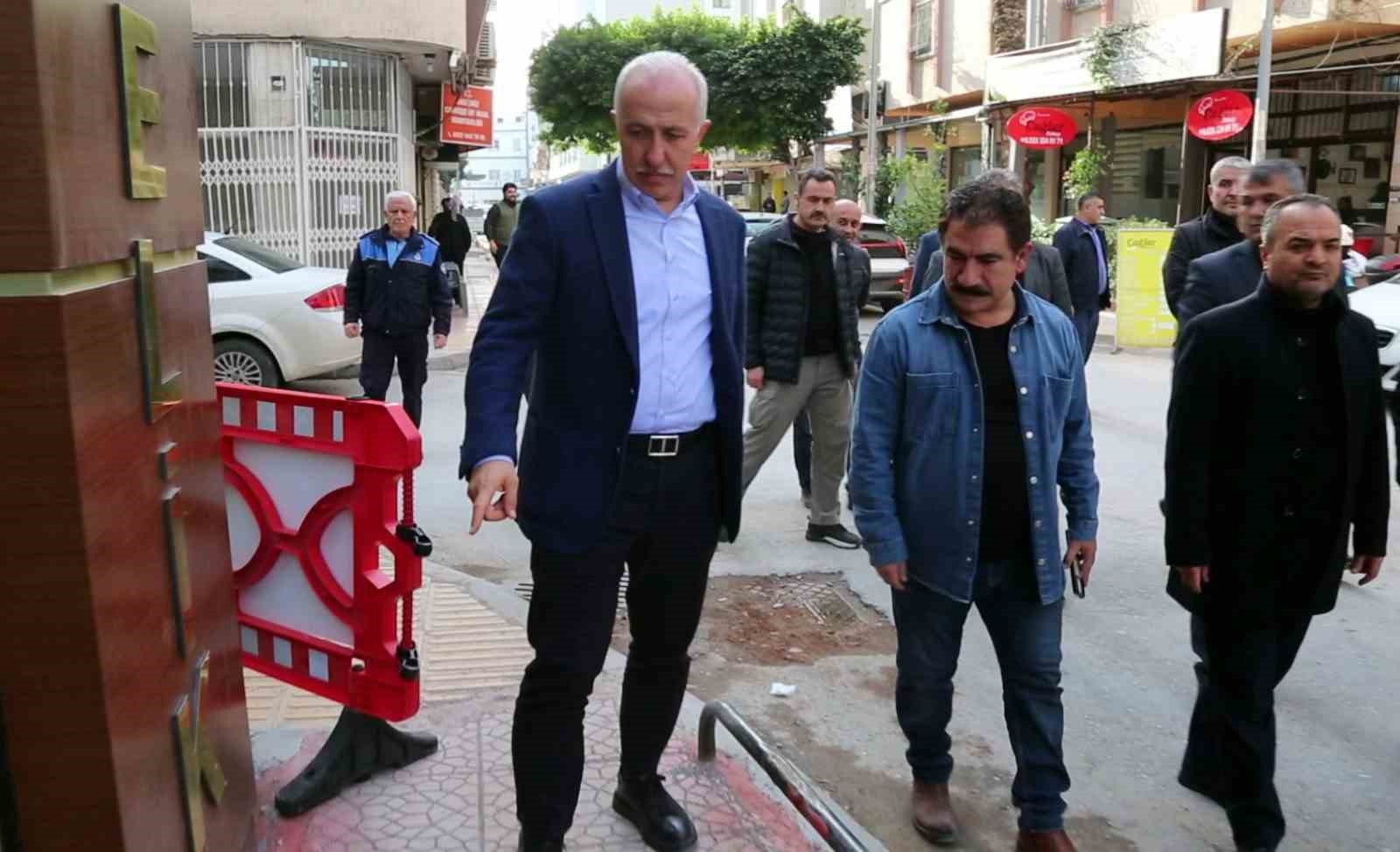 Akdeniz'de kaldırımlar yenileniyor
