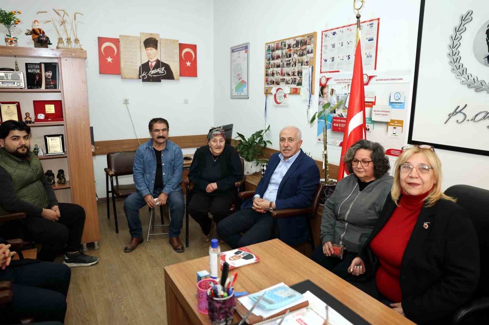 Akdeniz'de kaldırımlar yenileniyor