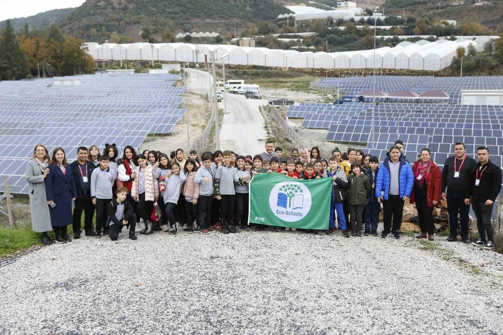 Alanya Belediyesi Güneş Enerji Santrali öğrencileri ağırladı