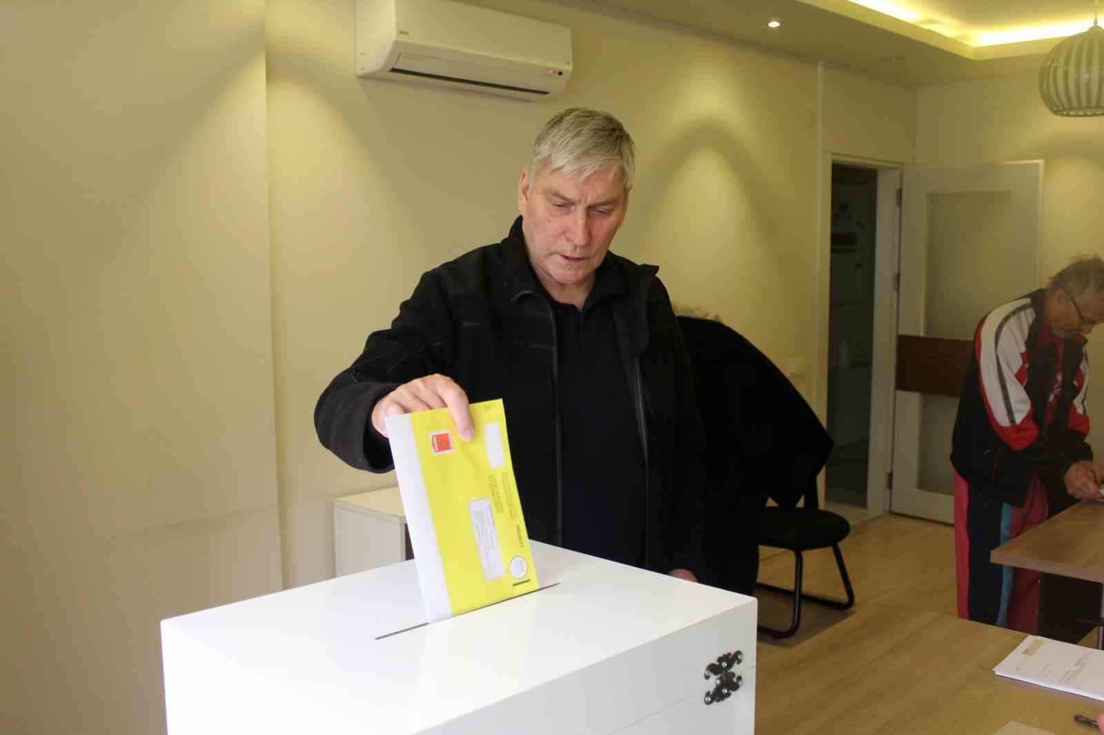 Alanya'da yaşayan Finlandiyalılar cumhurbaşkanlığı seçimi için sandık başında