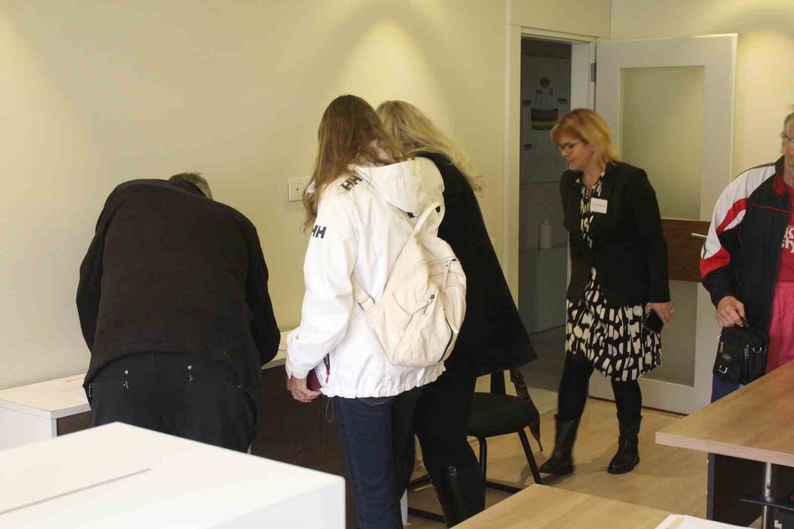 Alanya'da yaşayan Finlandiyalılar cumhurbaşkanlığı seçimi için sandık başında