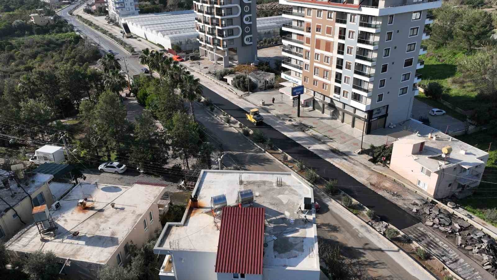 Alanya'nın doğu mahallelerinde asfalt yapımı devam ediyor
