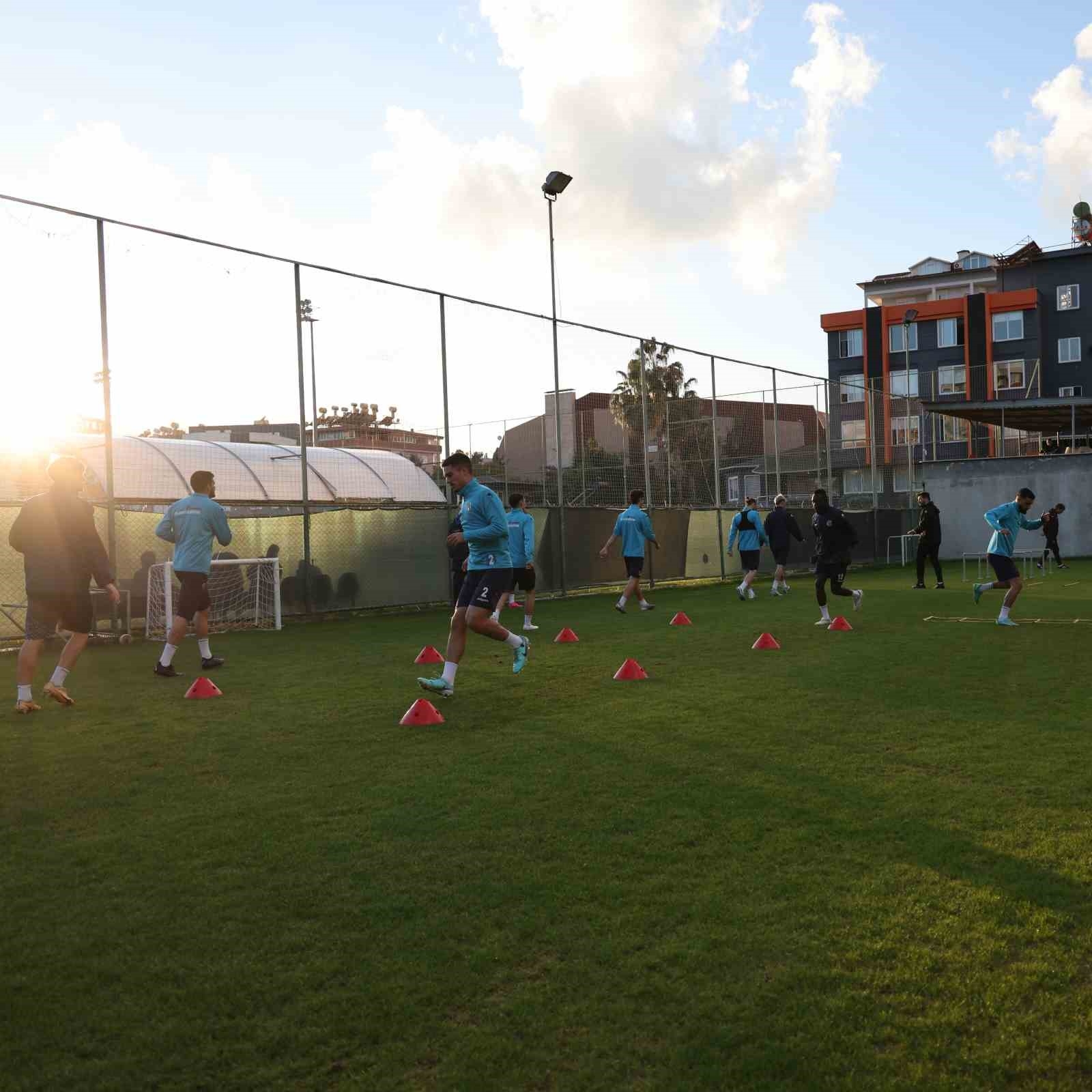 Alanyaspor, kupa maçı hazırlıklarına başladı