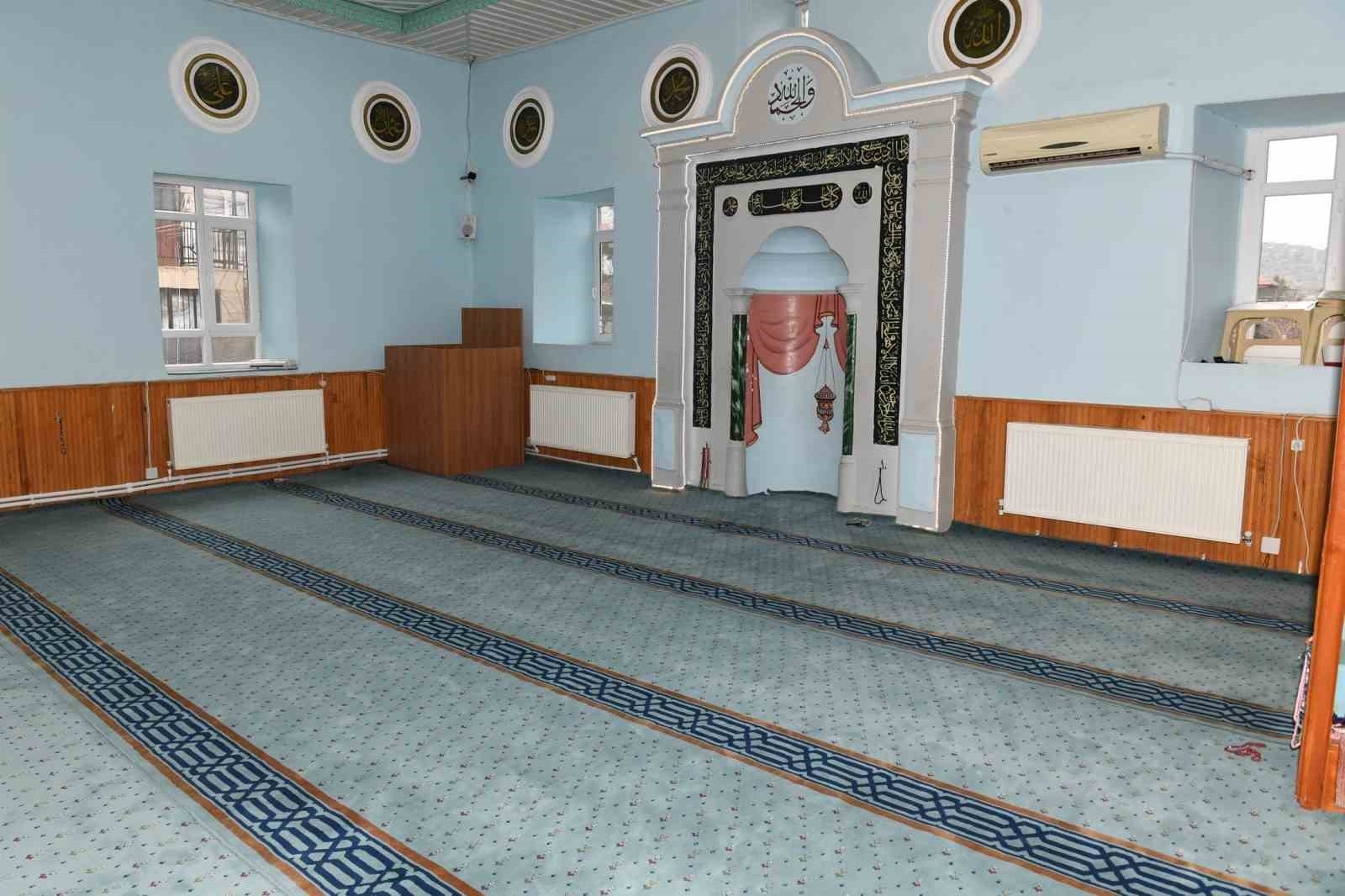 Aliköy'de cami ve Kur'an kursunun kalorifer tesisatı yenilendi