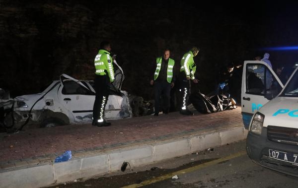 Alkollü sürücü kaza yaptı: 2 kişi öldü