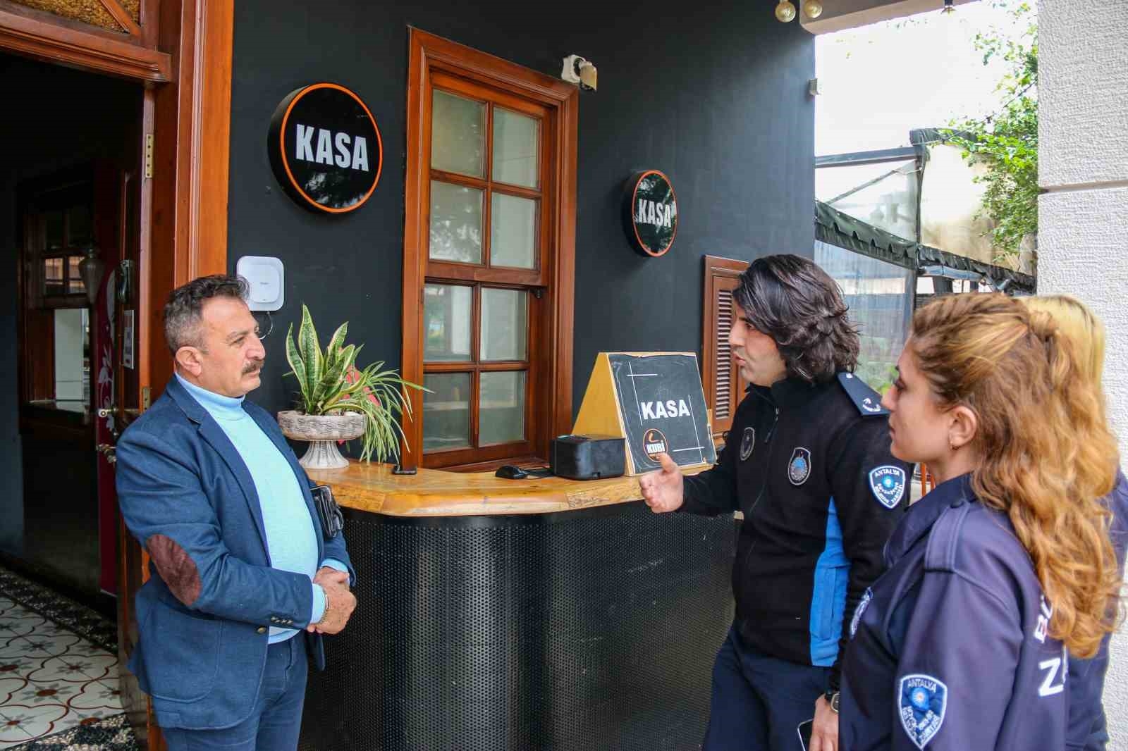 Antalya'da iş yerlerine 'fiyat listesi' denetimi