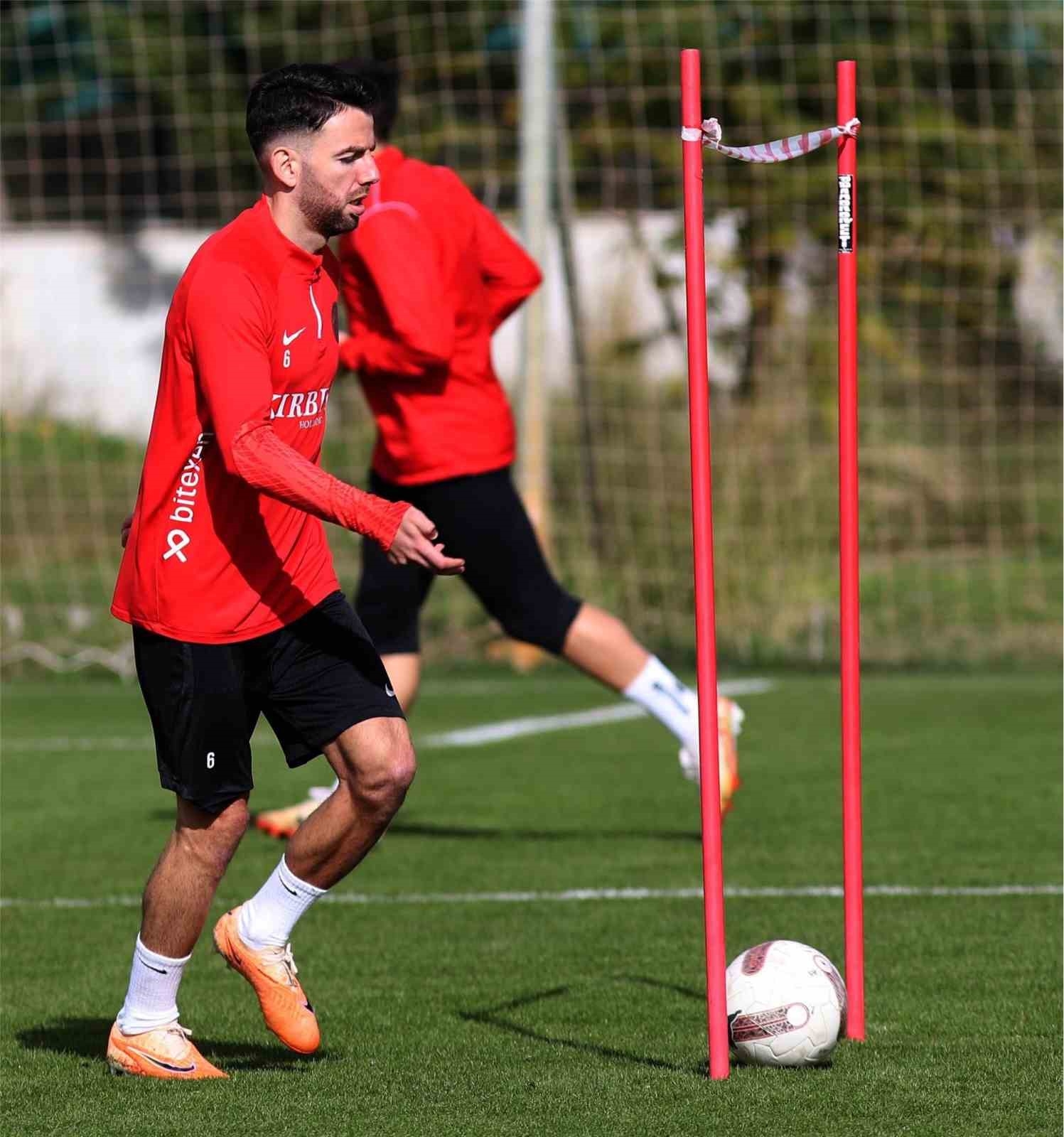 Antalyaspor'da hedef kupada turu geçmek