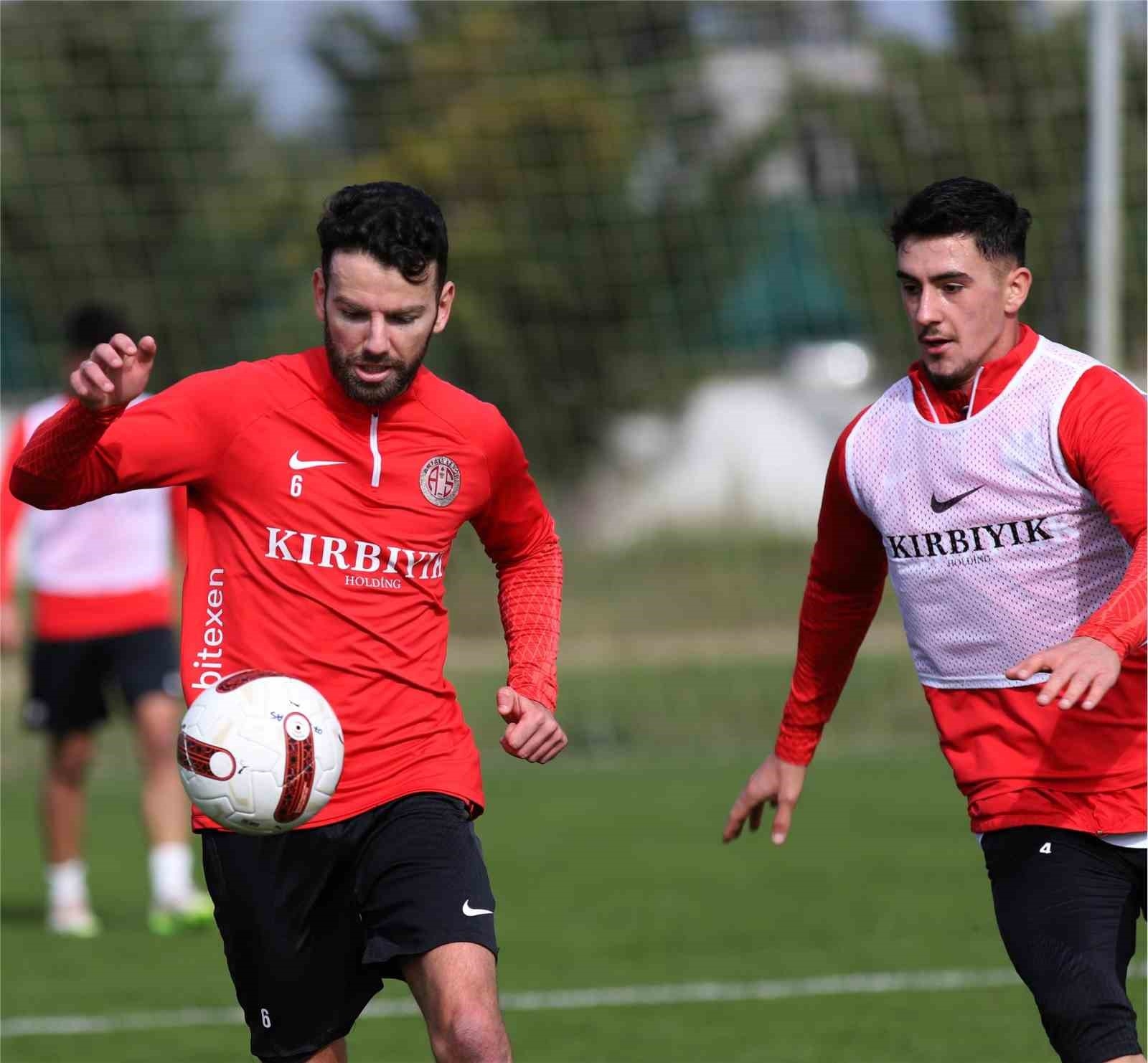 Antalyaspor'da kupa mesaisi başladı
