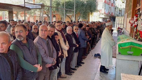 Ayrılmak istediği sevgilisinin öldürdüğü Şule, toprağa verildi