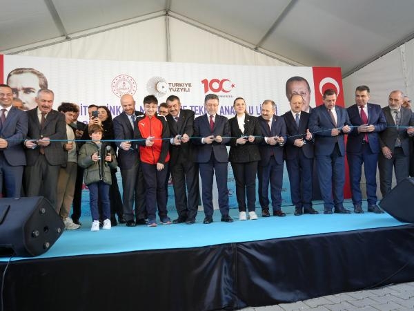Bakan Tekin: Birçok çocuğumuz meslek liselerinden istihdam garantili mezun oluyor