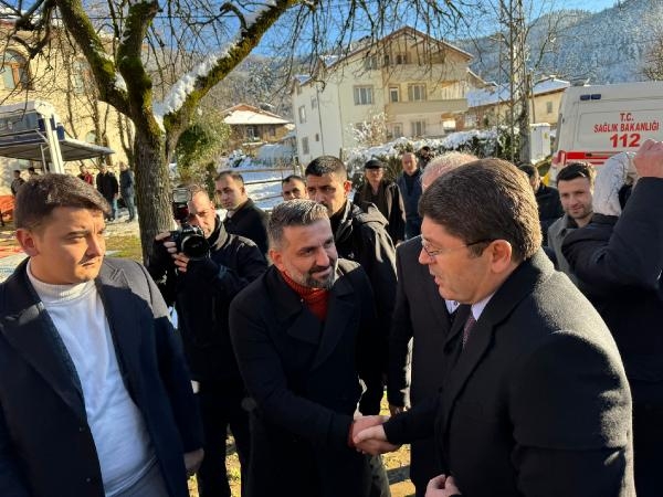 Bakan Tunç, Bartın'da eniştesinin cenazesine katıldı