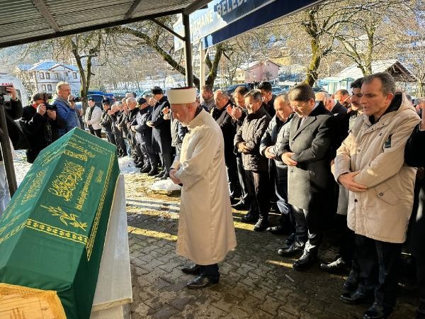 Bakan Tunç, Bartın'da eniştesinin cenazesine katıldı