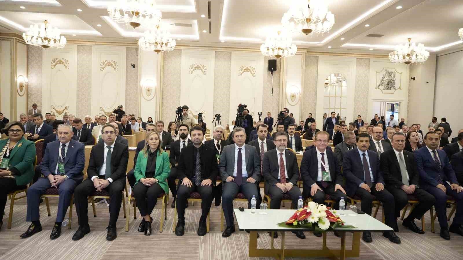 Bakan Yumaklı: "Seracılığın yüzde 40'ı kayıt altında değil"