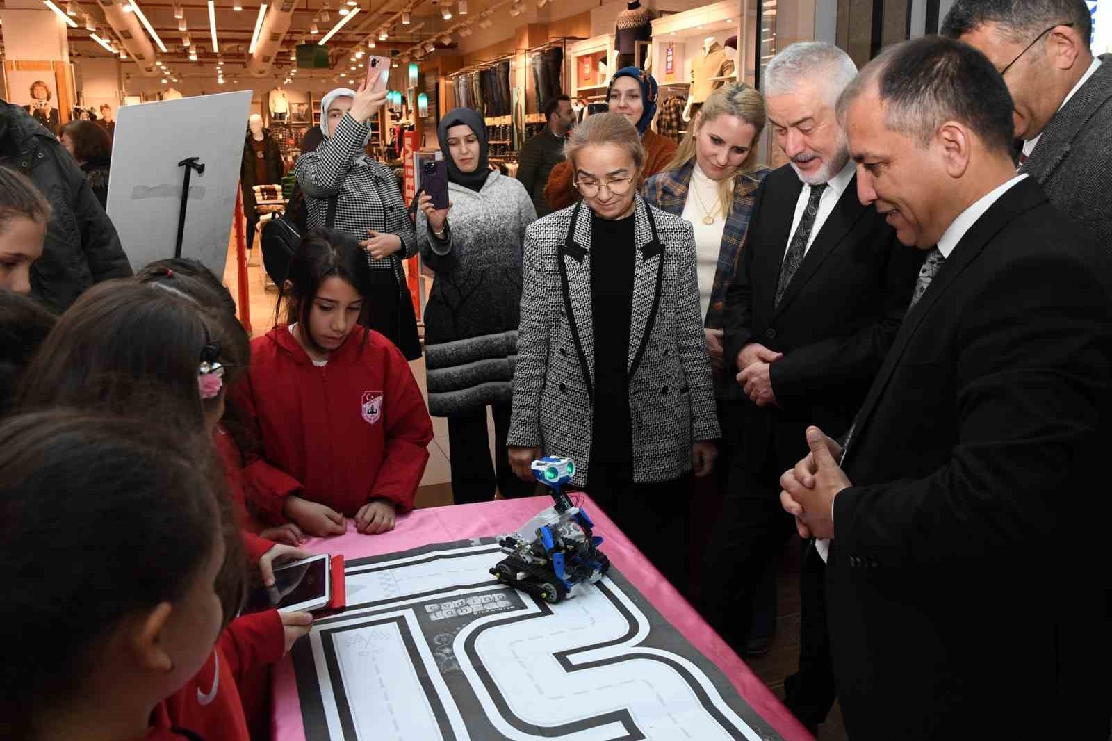 Başkan Başdeğirmen "Öğrencilerimiz teknolojiyle çok güzel projeler üretiyor"