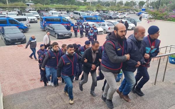 Bodrum'da 3 besicinin hayvanlarını gaspeden 7 şüpheli adliyede