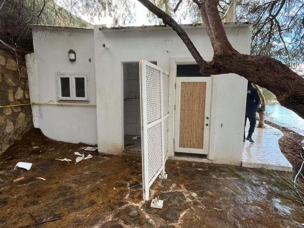 Bodrum'da halk plajı yapılacak sahili işgal eden yapılar kaldırıldı