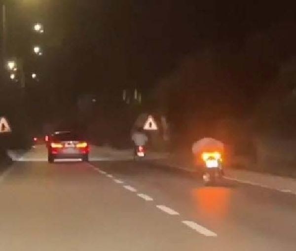Bodrum'da motosikletlilerin tehlikeli yolculuğu kamerada