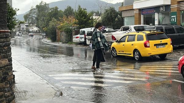 Bodrum'da sağanak; metrekareye 23 kilogram yağış düştü