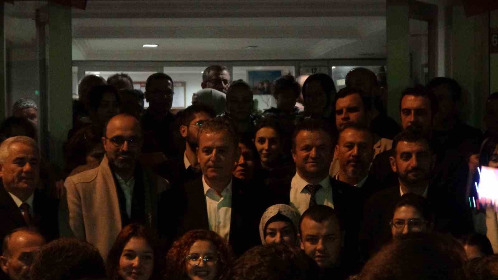 Burdur'da AK Parti Belediye Başkan Adayı Şimşek'e coşkulu karşılama