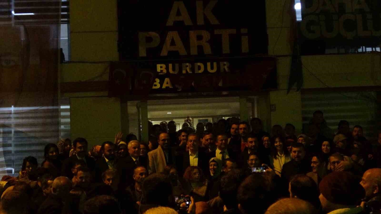 Burdur'da AK Parti Belediye Başkan Adayı Şimşek'e coşkulu karşılama