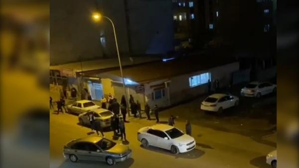 Çay ocağında kavga; taraflar birbirlerine masa ve ıstakalarla saldırdı