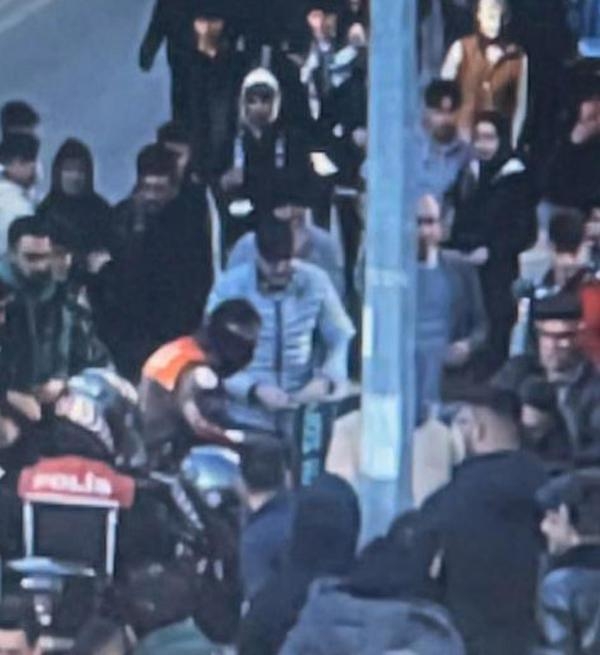 Denizli'de taraftarlar arasındaki bıçaklı kavganın kamera görüntüsü ortaya çıktı