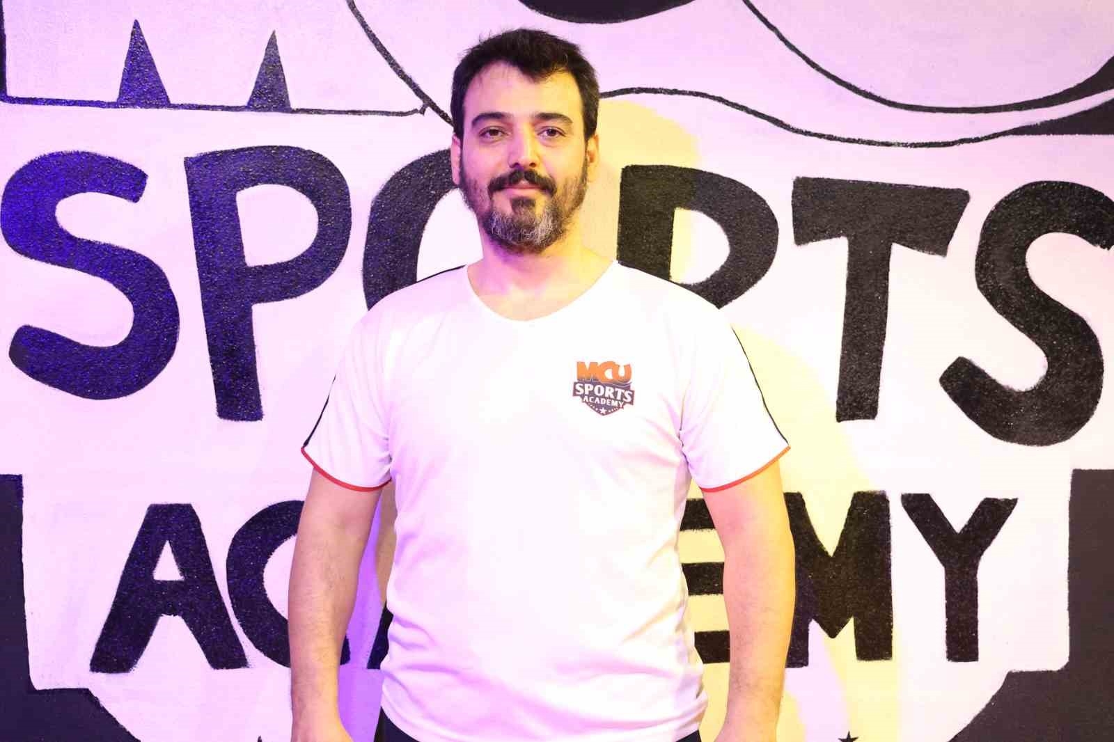 Depremin psikolojisini boks ringinde atlatan gençler, şampiyonluk için ter döküyor