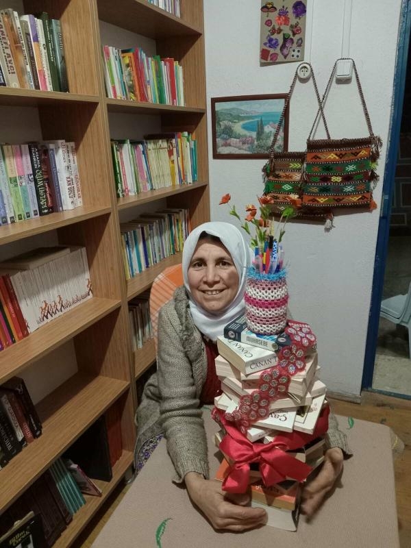 Doğup, büyüdüğü mahalleye kütüphane kurdu