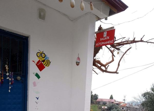 Doğup, büyüdüğü mahalleye kütüphane kurdu