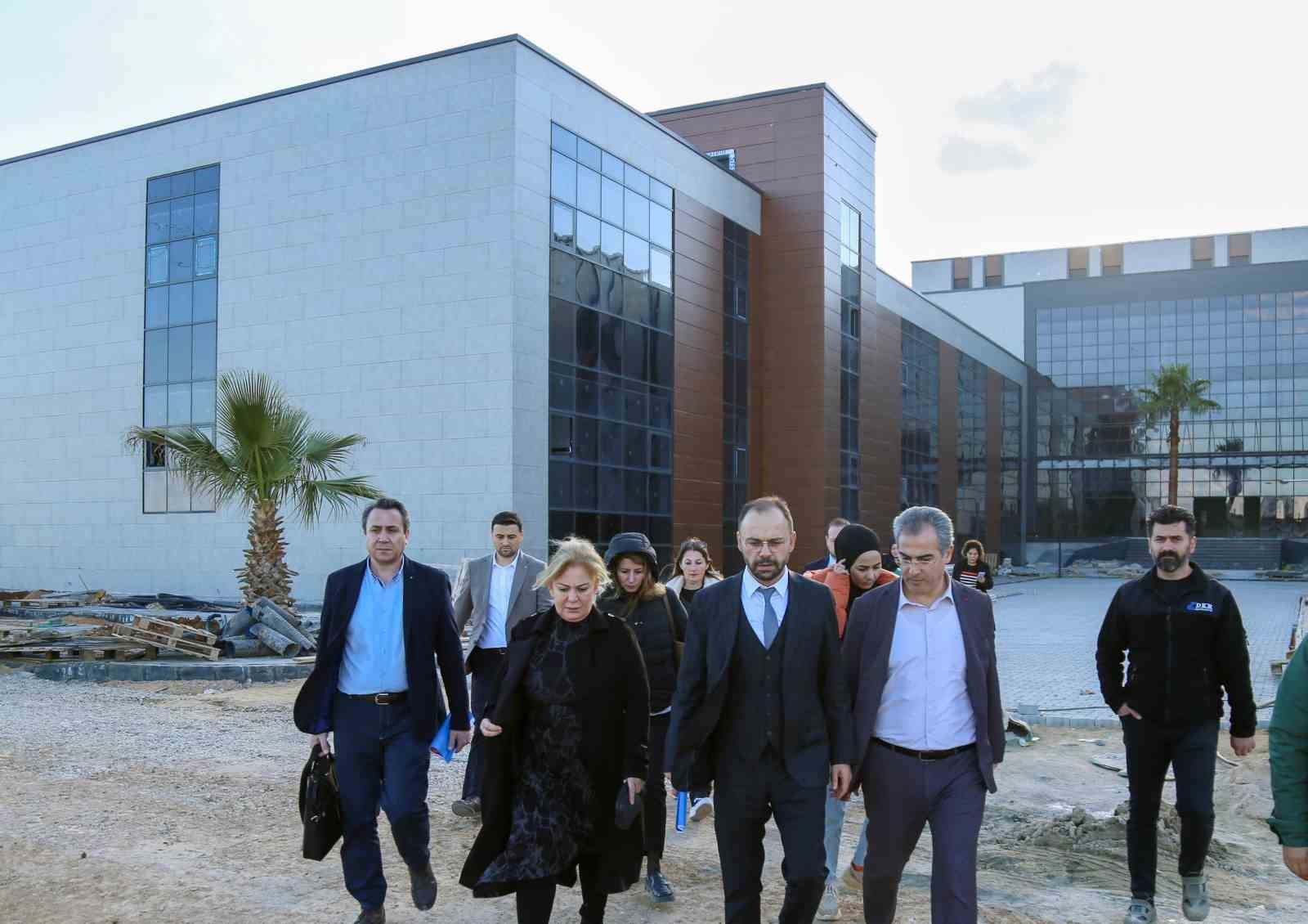 Döşemelatı Devlet Hastanesi'nin yüzde 90'ı tamamlandı