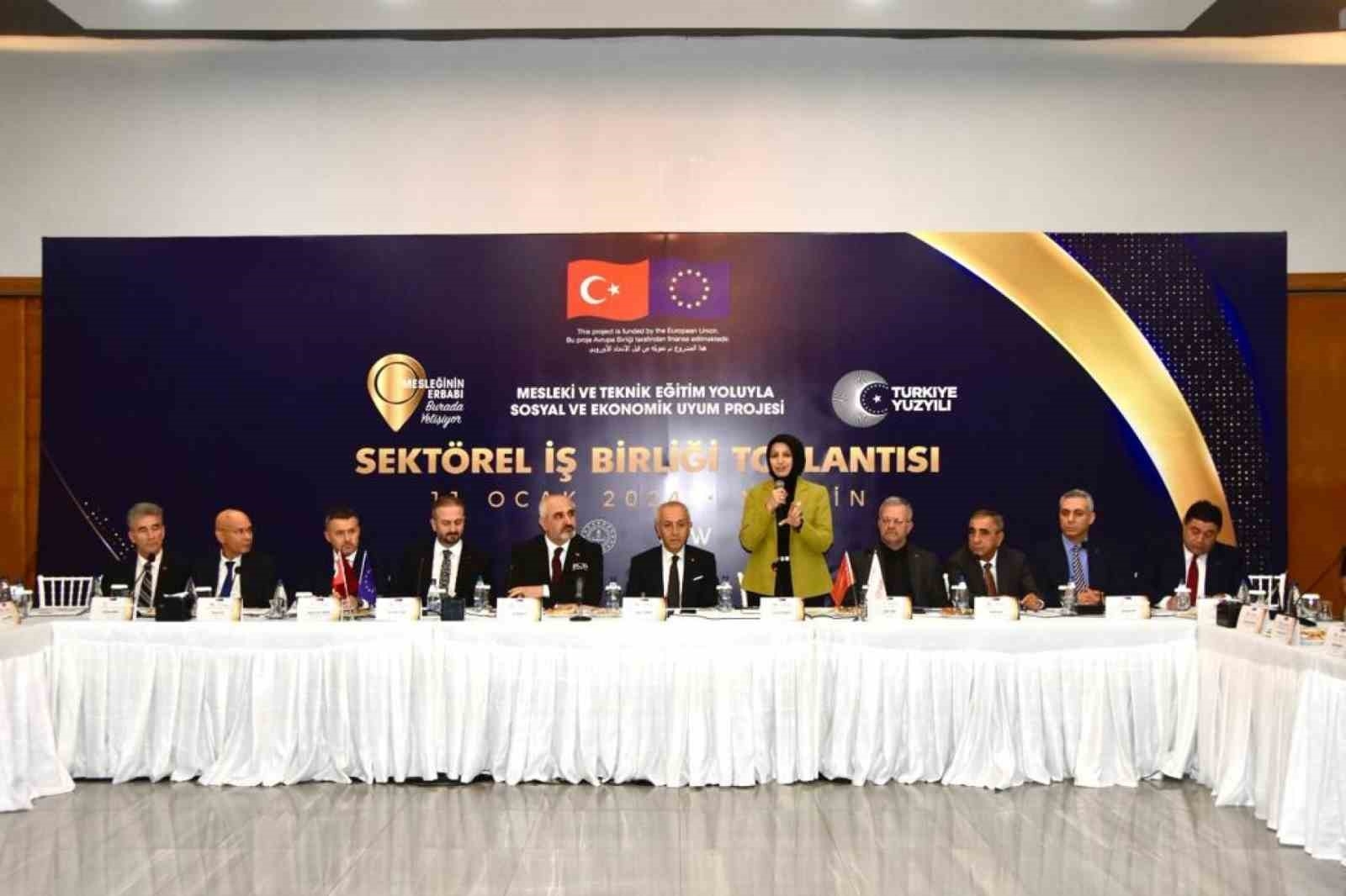 Durmuş: "Her çocuğun başarı hikayesi olması için çabalıyoruz"