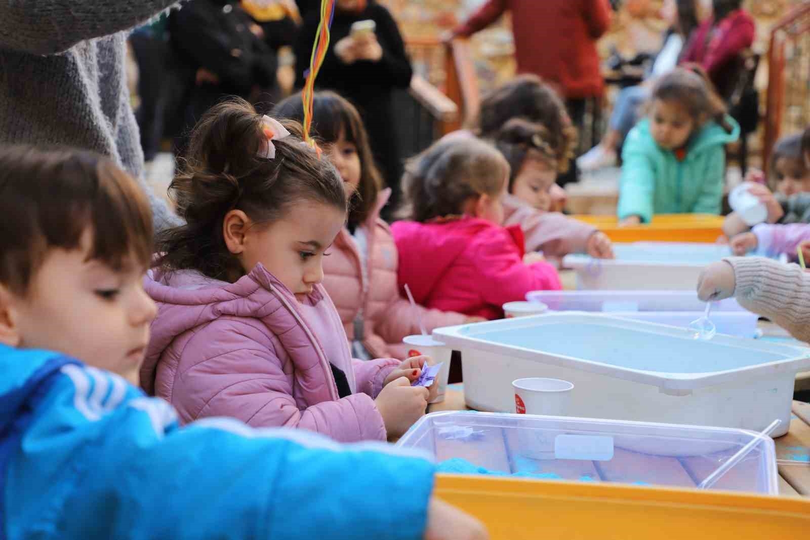 Ebeveyn Çocuk Atölyesi ve Çocuk Kütüphanesi'nde renkli etkinlikler sürüyor