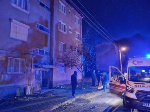 Emekli polis evinde ölü bulundu