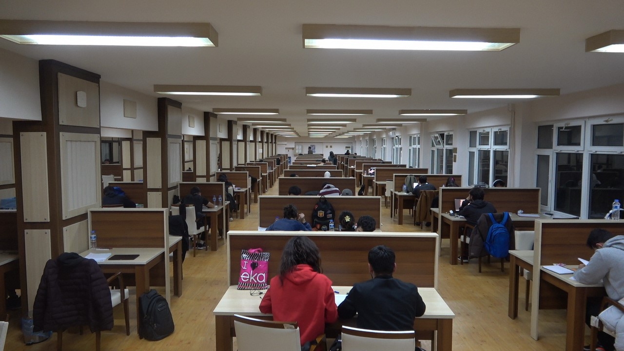 Final haftasında rektörden öğrencilerine moral