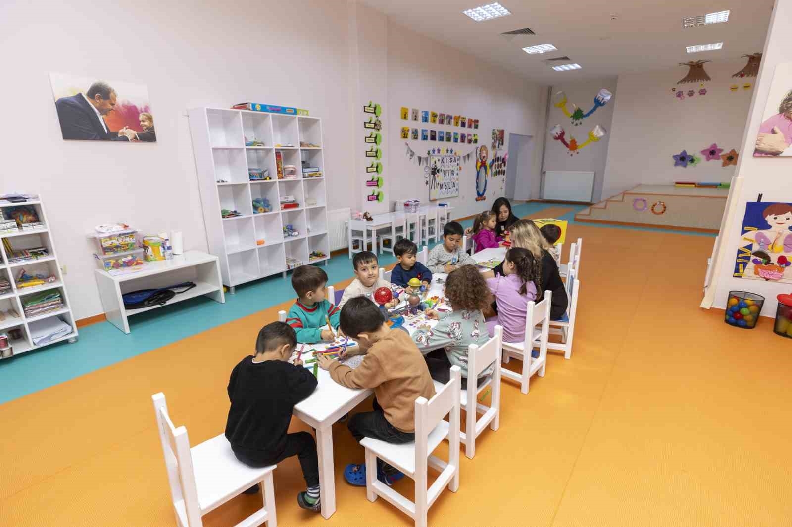 Gülnar'da 'Ebeveyn Yolculuğu' semineri gerçekleştirildi